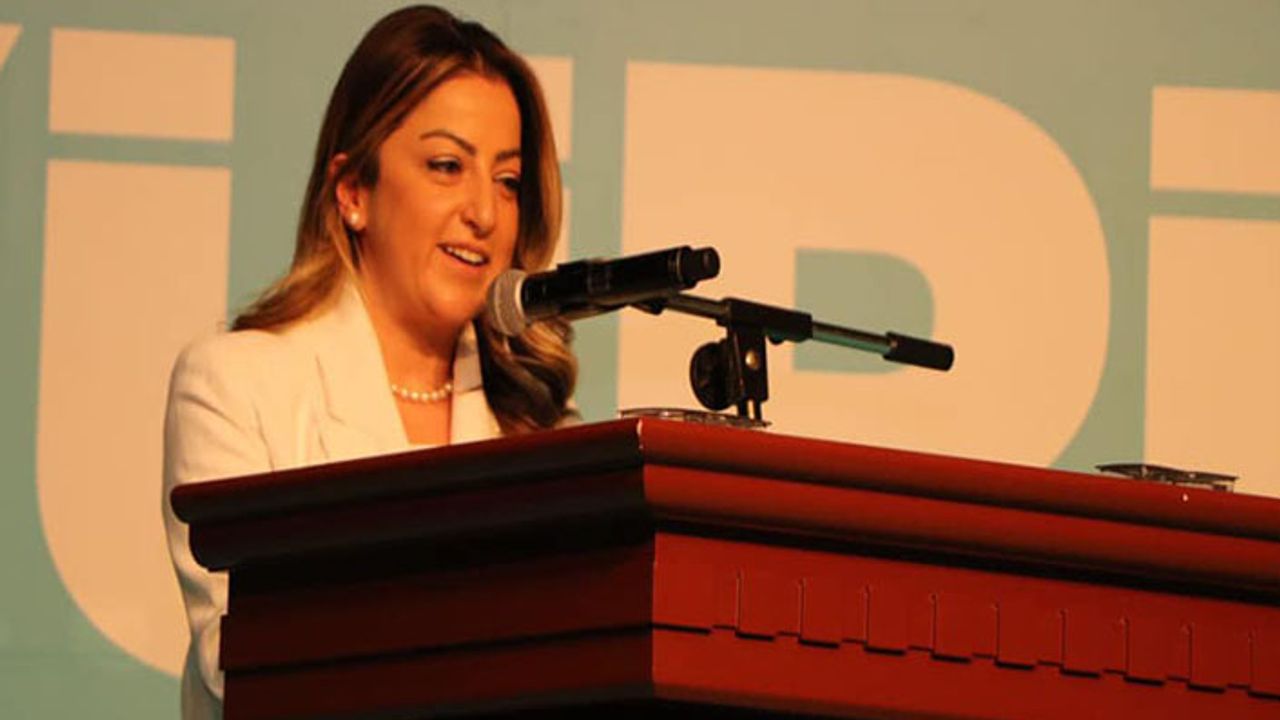 Selihan Dicle Şimşek, AK Parti Yalova Kadın Kolları Başkanı seçildi