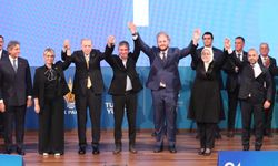Altınova Belediye Başkanı Yasemin Fazlaca AK PARTİ'ye geçti