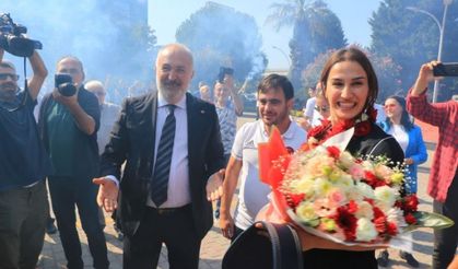Dünya Şampiyonu Buse Tosun Çavuşoğlu'na Çiftlikköy'de coşkulu karşılama