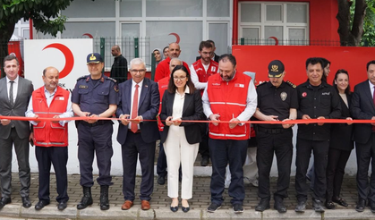 Yalova’da Kızılay Ücretsiz Giyim Butiği Hizmete Girdi