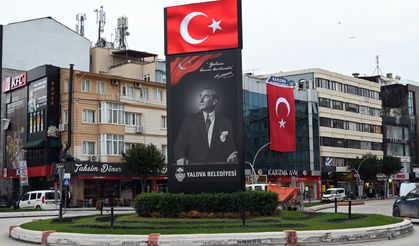 Mehmet Gürel: Şanlı Bayrağımızı Hiç Kimse İndiremez!