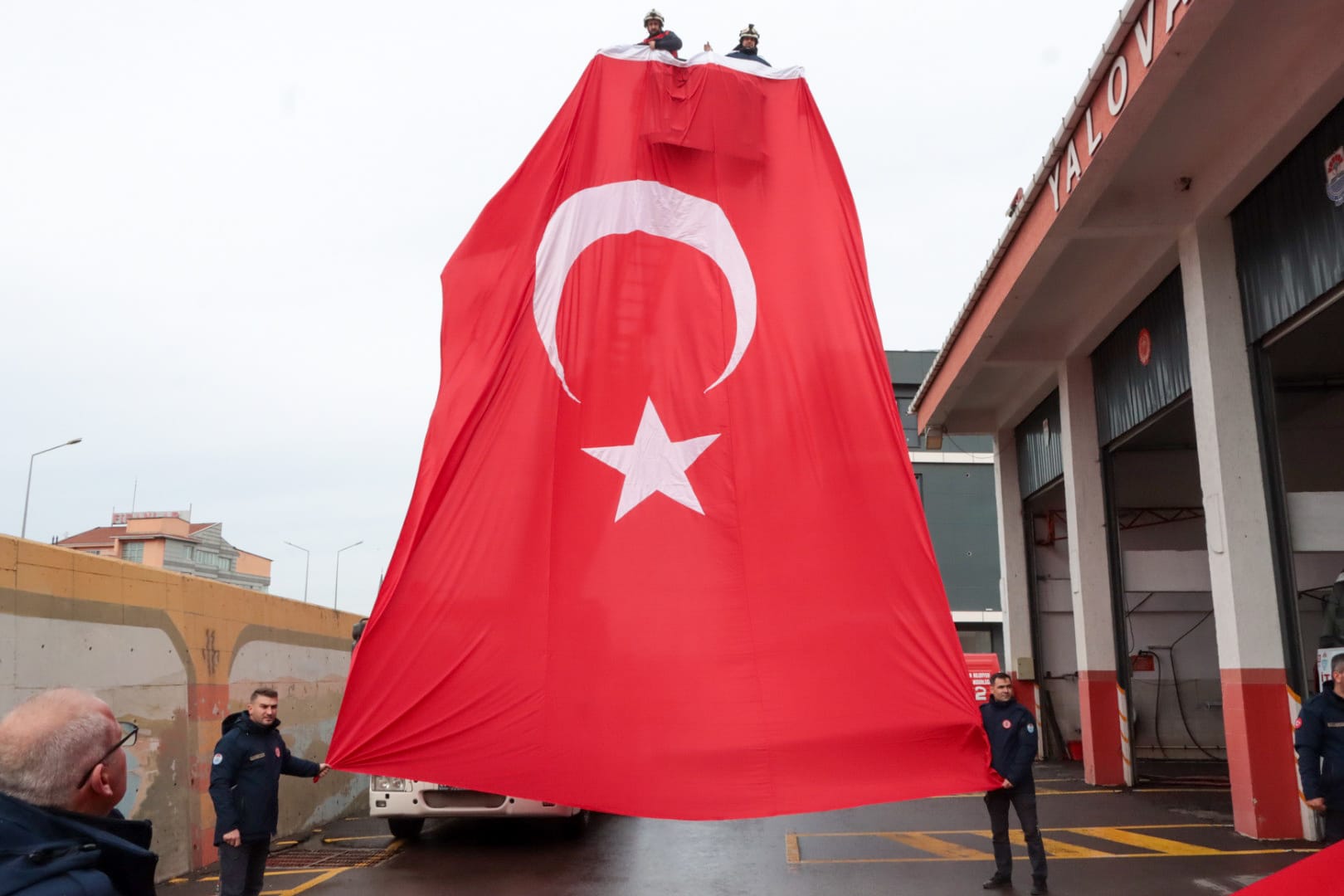 Belediye Türk Bayrağı Ek Foto (16)