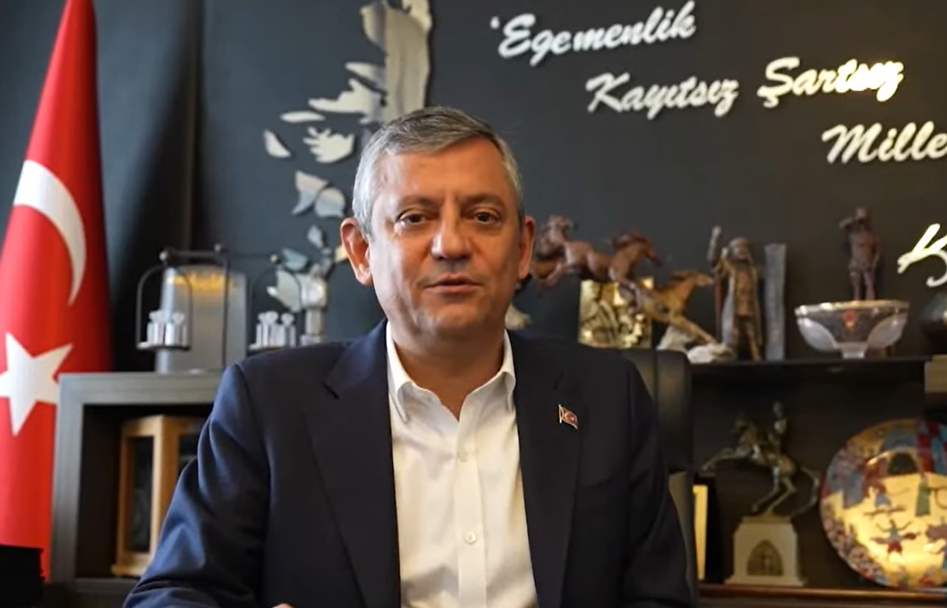 Özgür Özel, CHP'den istifa etti